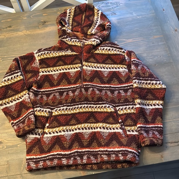 Wrangler Sweaters - *SOLD* Wrangler Retro Aztec print soft and comfy Sherpa half zip